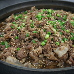 Shabushabutajimaya - 牛と豚を使用した‘しぐれ煮’は生姜を効かせて、自家製のタレで煮込みました。ご飯がすすみます。