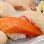 おしどり寿司 - サーモン