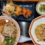 とらまる製麺 醤油らーめんあられ - 料理写真:本日のランチ