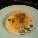 Dining Bar Ken Ken　 - 博多明太子クリームパスタ。おススメの一品だけあってまいう～♪