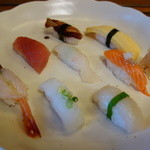 江戸政寿司 - ランチ握り！（\980）みそ汁と飲み物、菓子付き♪