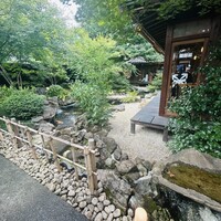 炭焼うな富士 白壁別邸 - 中庭