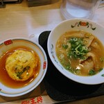 餃子の王将 - 令和5年8月
日替わりランチ 税込715円
白湯醤油ラーメン、ジャストサイズ天津飯
