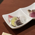 酒肴場 屯 - ヒラマサ、アジ、シャコ、生タコ