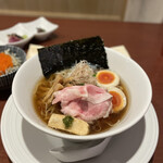 酒肴場 屯 - 【限定】冷やし煮干らぁ麺¥1100、海鮮丼¥500