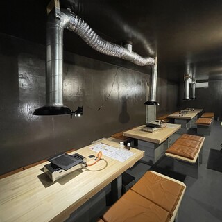 A chic Yakiniku (Grilled meat) restaurant based on black ◆ Can be used as Izakaya (Japanese-style bar) ◎ Parking available