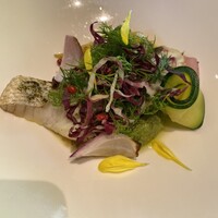 TEIEN Restaurant comodo - スズキの香草焼き