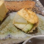 天ぷら とばり - 少し掴んだだけで箸の跡がくっきり