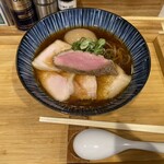 215228578 - ⭐️特製醤油らーめん¥1.350
                      　※ 特製は鴨ロース1枚に豚チャーシュー3種、味玉の構成。