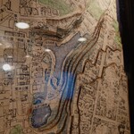 鈴新 - 地層マップは板を重ねた3次元。