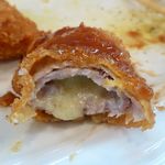 美豚 - 中からチーズがトロっ～