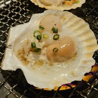 百済 - 殻付生ホタテ焼き