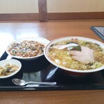 天心 - 塩ラーメンとミニマーボー丼のセット！ザーサイが付きます！