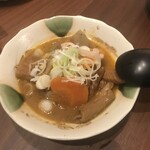 御茶ノ水 TEN - もつ煮（605円）