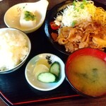 甲子苑 - 生姜焼き定食（¥900）ご飯大盛り無料！