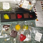 シャンドワゾー - 手前の小袋が訳ありショコラですが、品質に全く問題ありません(^^)