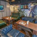 Niku Baru Ando Chi-Zu Dainingu Safari - 全席ソファー席です。
                      ご予約によってテーブルの配置を変えれます。