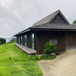 椿茶屋 - 明るい中の佇まいもいい感じ。