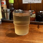 横浜家系ラーメン 三郷家 - 麦茶。