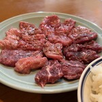 Yakiniku Genki - ボリューム定食の肉。タレ付け込みタイプ良い仕事をしている。