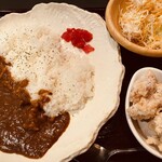 Shouki - 自家製カレーライス＝500円
                        若鶏唐揚げ(2ヶ)＝200円