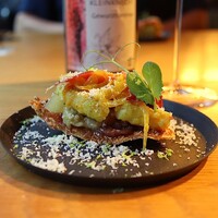 フナシェフ - カンピオーネ 北イタリアの郷土料理
                    スペイン風ピザ 赤りんご･キス･スパイスカレー風味