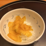 日本料理 太月 - 量少なめコース２３１００円。唐墨御飯。柔らかく炊かれた御飯と、薄くスライスしゆっくりと溶けていく唐墨。これでお腹いっぱいにしたいです笑