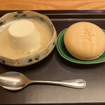 日本料理 太月 - 量少なめコース２３１００円。桃のパンナコッタ、キャラメルアイス最中。デザートまで抜かりなし。出来立ての葛きりも付いてきますよ♩