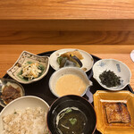 日本料理 太月 - 量少なめコース２３１００円。食事。とろろ、牛しぐれ煮、鰻地焼と大ご馳走です（╹◡╹）（╹◡╹）