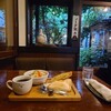 伊藤珈琲店 - 料理写真:モーニングAセットと中庭