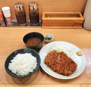 Musashiya - 上ロースかつ定食（ごはん大盛り : 無料） 1,650円