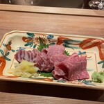 川ばた - 牛の刺身。