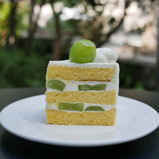 パティスリー ショコラトリー エメラ_0