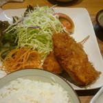 Ofukuro No Aji Sasa - 串カツ定食（串カツ、サラダ、スパゲティ、ご飯）