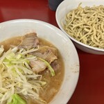 Ramen Jirou - ラーメン（900円）＋シークヮーサーつけ麺変更（150円）、ニンニクコール