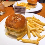 Burger Revolution Tokyo Wine & Bar - 