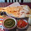 インドレストラン＆バー ムナル - Indian Restaurant & Bar Munal @西葛西 ランチカレーセット 税込890円 チキンほうれん草カレーを辛口で、ナン・マンゴーラッシーを選んで