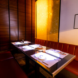 Enjoy business entertainment or dinner with loved ones in a luxurious space.