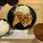 唐揚げ専門店 から揚げまる - からまる定食200g
