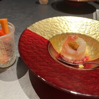 牛の達人 GINZA - 海鮮和牛ユッケとピクルス