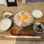 鮨・酒・肴 サカナファクトリー - 赤海老かやく丼