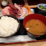 魚菜はざま - 刺し盛定食