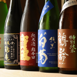 We offer a wide variety of drinks that you can enjoy without hesitation. We are also particular about sake vessels.