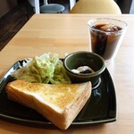 カフェ カナサ - ◯ アイスコーヒー 500円
                                ◯ モーニングサービス 0円