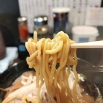 Menya Nagato - 良い茹で加減の太麵デス