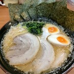 横浜家系ラーメン なぶら家 - 