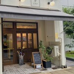 San - お店の外観です。店名が書いてあります