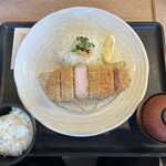 かつ銀 - 極レア厚切りとんかつ定食2288円