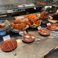 ザ タヴァン グリル＆ラウンジ - 