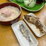 平家谷そうめん流し - そうめんと川魚。